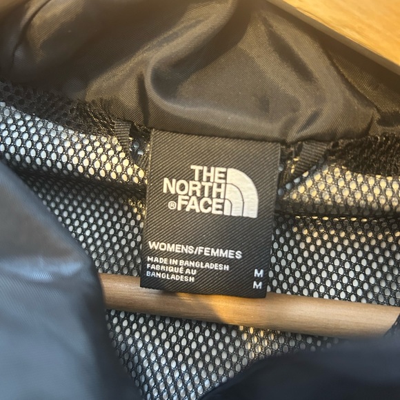 The North Face Women's Black Jacket - Picture 3 of 3